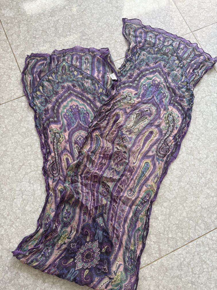 BALMAIN Paris Scarf-Bandana (Category: Scarves) located in San Juan, La Union. Submitted by prickleberry.ph (Listing ID 1447506044, Image 2). Description: 10/10 balmain paris.