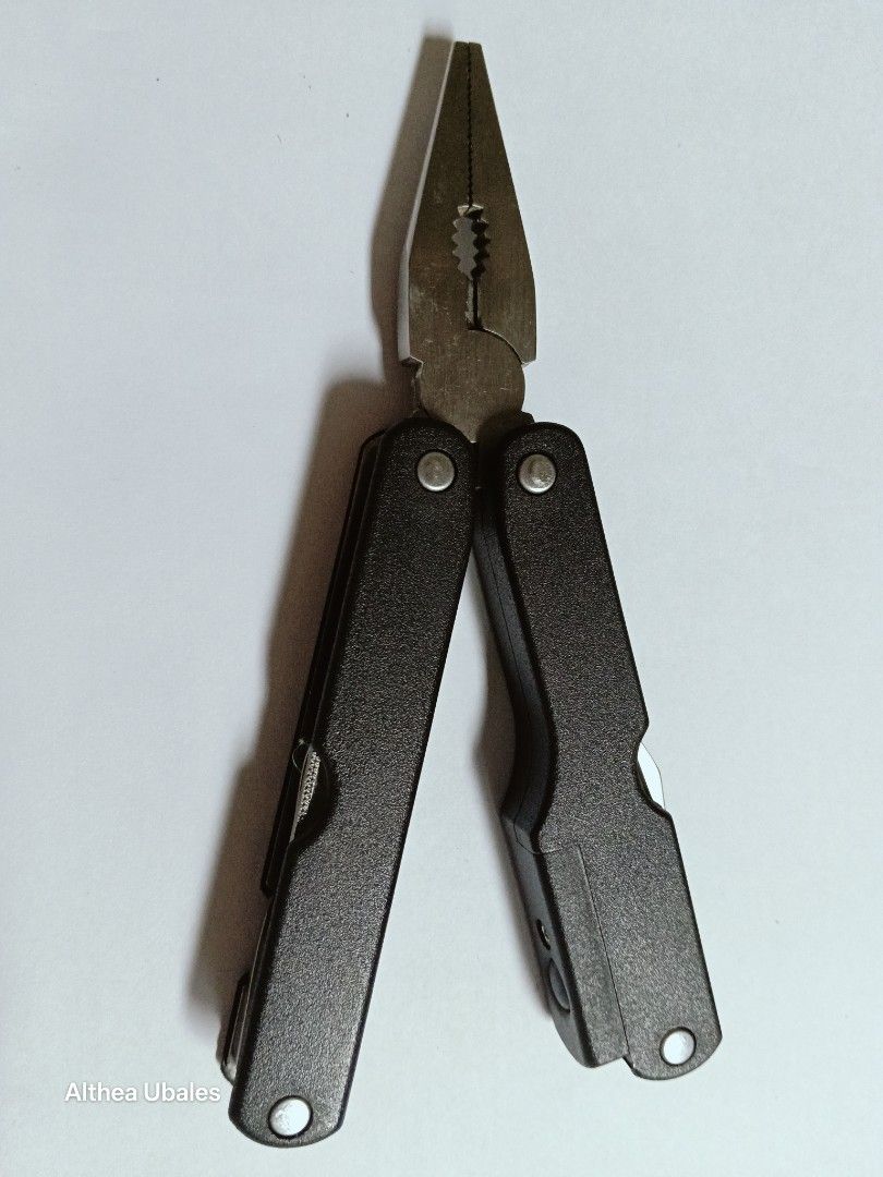 BARLOW MULTI TOOL (Category: Construction Tools & Equipment) located in Caloocan City. Submitted by chichiwaa (Listing ID 1447651707, Image 3). Description: .