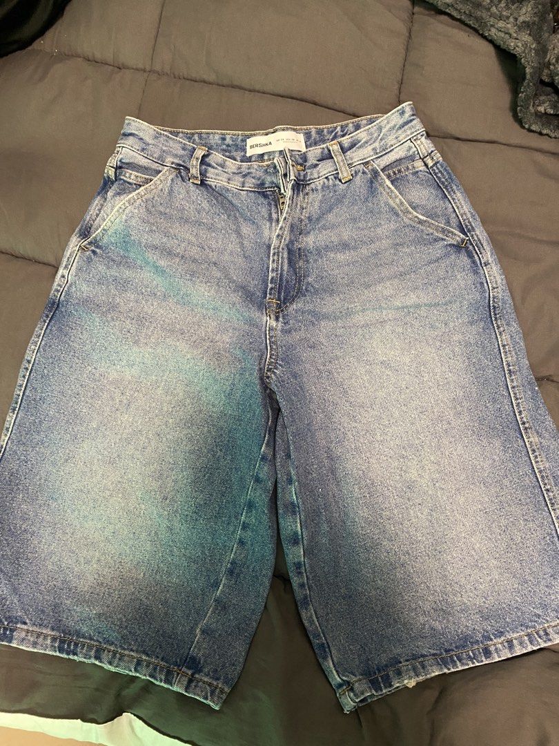 Bershka Men jorts (Category: Shorts) located in San Juan City. Submitted by madiwow (Listing ID 1447645491, Image 1). Description: BOUGHT IT FOR 3k+ selling price 1,800 rarely used.
