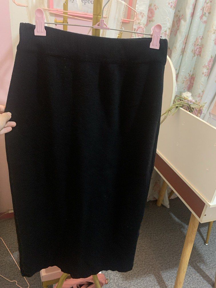 BKK Knitted Long Skirt black (Category: Skirts) located in Bocaue. Submitted by gaille29 (Listing ID 1447583324, Image 1). Description: Lightly used High quality .