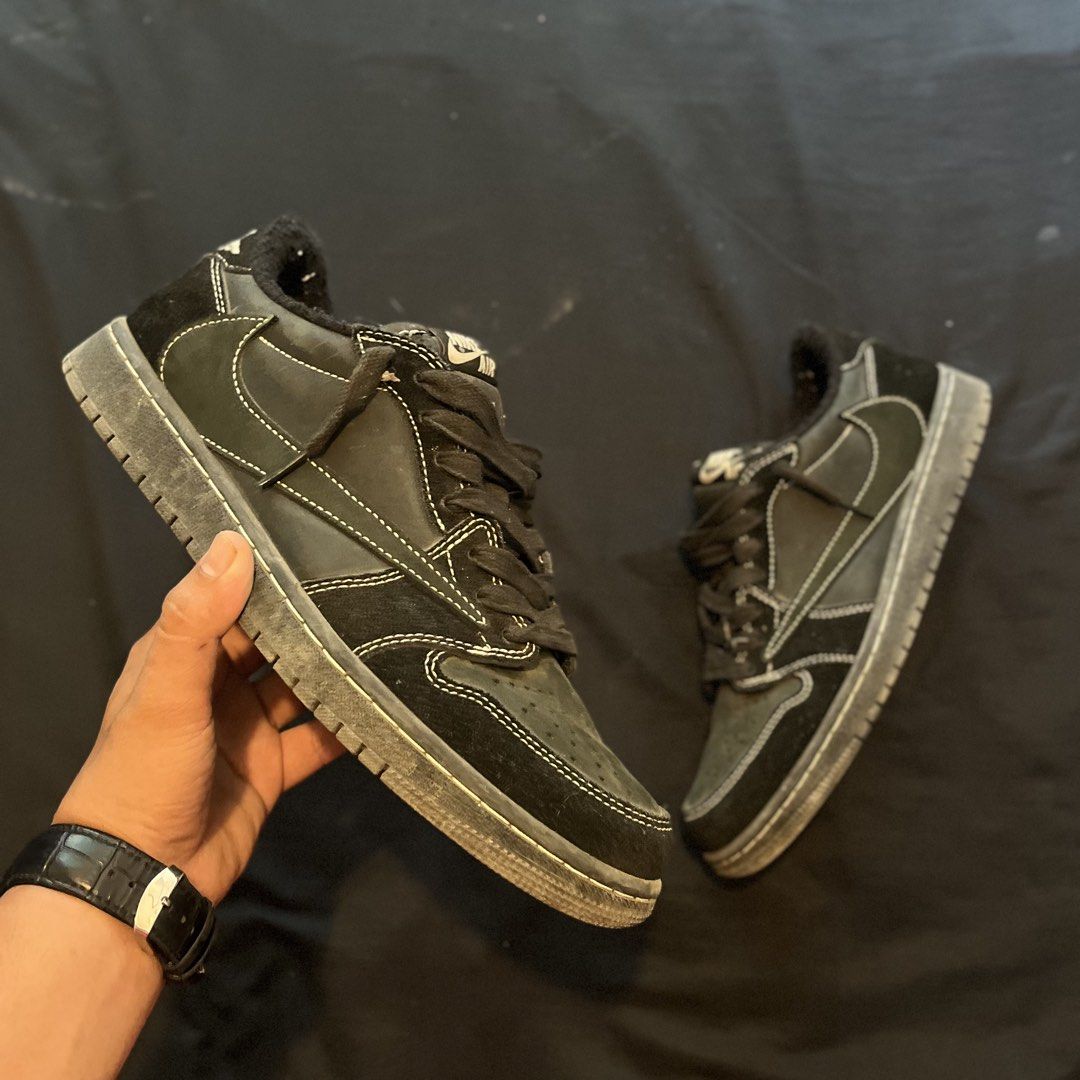 Black UK BATCH (Category: Sneakers) located in Balayan. Submitted by reyesjohnlloyd21 (Listing ID 1447535935, Image 1). Description: Size 9.5 UK batch complete lace .