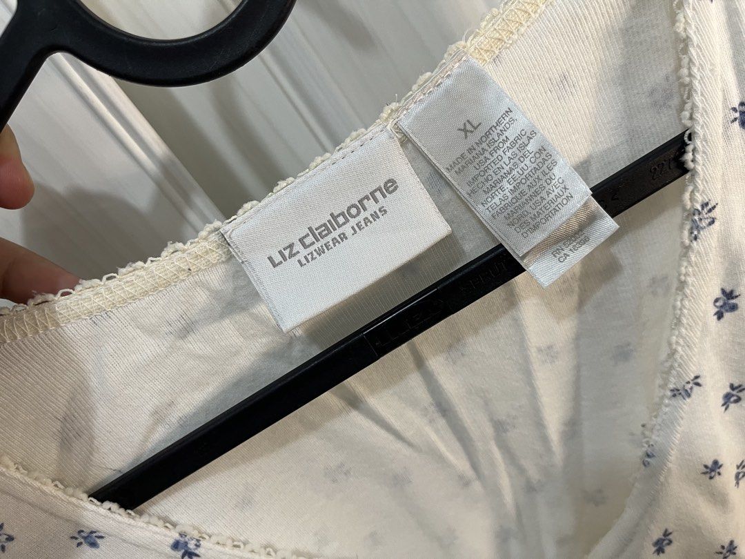 Blouse longsleeve (Category: Longsleeves) located in Rizal. Submitted by dyclutterr (Listing ID 1447589777, Image 2). Description: .