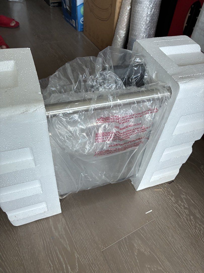 Brand New Breville Griller (Category: Cookware & Accessories) located in Makati City. Submitted by robtanmd (Listing ID 1447481239, Image 2). Description: Fire Sale Breville Griller! Brand new. .