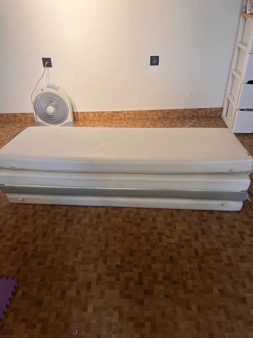 Bumper bed anak (Kategori: Mainan & Baby Walker) berada di Jakarta Pusat. Dikirim oleh wiwie.980 (ID iklan 1447526787, Gambar 3). Deskripsi: Bumper bed anak merk Playbie Warna abu dan dan putih Scandinaviam grey Ukur 150x100 Kondisi bagus hanya kotor sedikit aja.