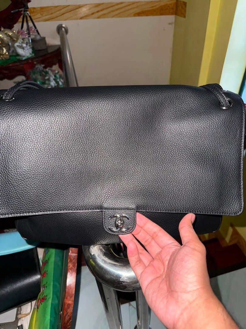Chanel Maxi Flap Matthieu Blazy S26 Collection (Category: Luxury Bags & Wallets) located in Cabuyao City. Submitted by girliecloset202434 (Listing ID 1447585059, Image 2). Description: Chanel s26 Matthieu Blazy Maxi Flap Bag Microchipped! Color: Black Material: pebbled leather Hardware: Silver Inclusion: dustbag Buy at your own risk! Actual picture posted Once sold considered as sold, no return no exchange! Shipping not included.