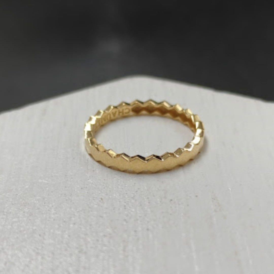 Chaumet Bee Ring 18K Gold 1.30G Size 6 (Category: Rings) located in Quezon City. Submitted by mer.declutters (Listing ID 1447530627, Image 3). Description: - Authentic Chaumet Bee Ring - Material: Yellow Gold - Design: Honeycomb inspired - Width: 2.5mm - Style: Delicate and pretty, perfect for stacking or solo wear - Includes: Original packaging got this from alahazph which is totally legit kaso tight lang on me yung size! pede layaway, 0%, you j