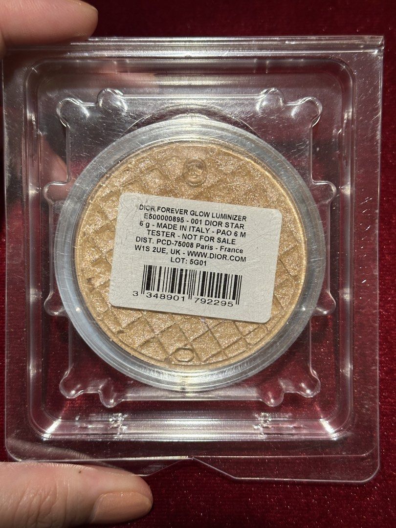 SALE💕Christian Dior Forever Glow Luminizer Highlighter - Tester (Category: Makeup) located in Balagtas. Submitted by venta.shop (Listing ID 1447591163, Image 2). Description: Limited edition! Original, new and unused Ganda lalo sa personal Bronzer and highlighter Firm price - Dior Forever Glow Luminizer highlighter - Shade: 001 Dior Star - Tester unit (not for sale) - Made in Italy - Provides a radiant glow - Includes original plastic packaging.