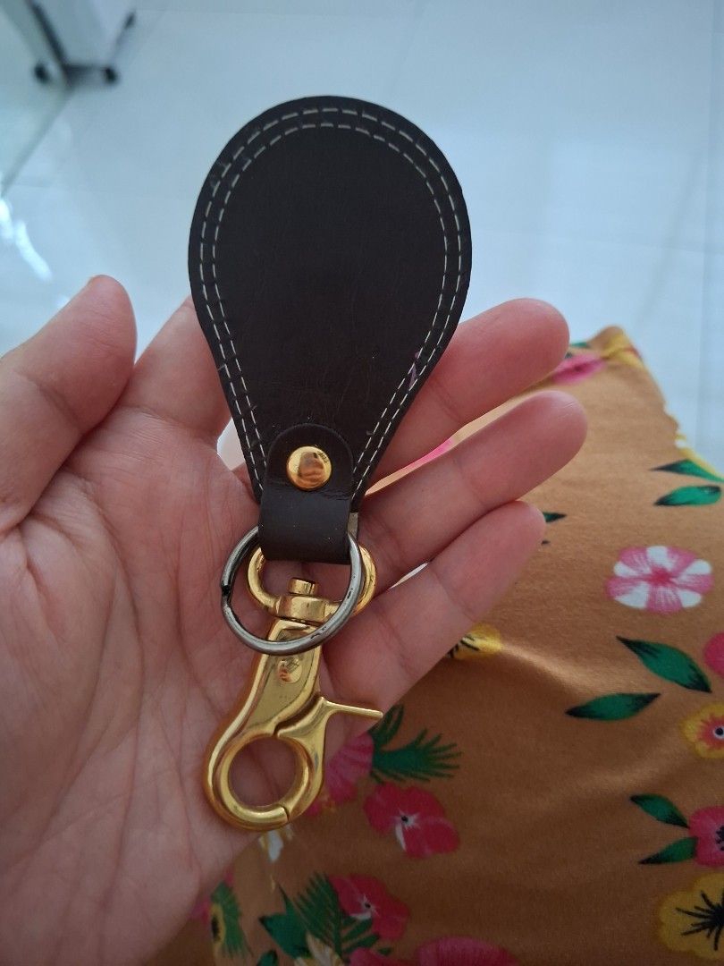Club Number and One Collection (Category: Women's Watches) located in Muntinlupa City. Submitted by madtan (Listing ID 1447549258, Image 3). Description: vintage keychain watch never used.