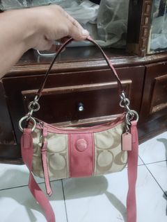 (Kategori: ) berada di . Dikirim oleh quinara.original.bag (ID iklan 1447504174, Gambar 1). Deskripsi: .