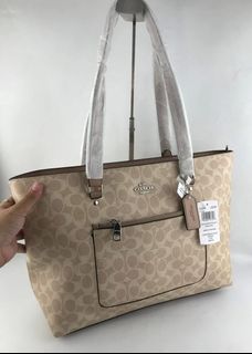 (Category: ) located in . Submitted by brandnewbagsandwatchphils. (Listing ID 1447472738, Image 1). Description: .