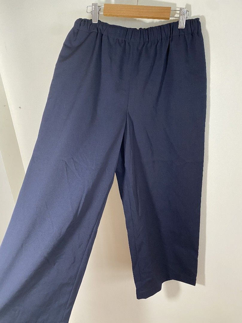 Comme Des Garcons AD2019 - Wide Cropped Wool Pants (Category: Trousers) located in Abucay. Submitted by jamesnike21 (Listing ID 1447576177, Image 3). Description: 📌Cdg Wide Cropped Pants 📌like new condition 📌size xs on tag 📌waist 28-34' 📌length 34' 📌leghole 10' 📌Slightly wrinkled due to storage 👍 📌The color of the product may differ from actual color depending on the type, condition of the display, surrounding light and other factors. 👍