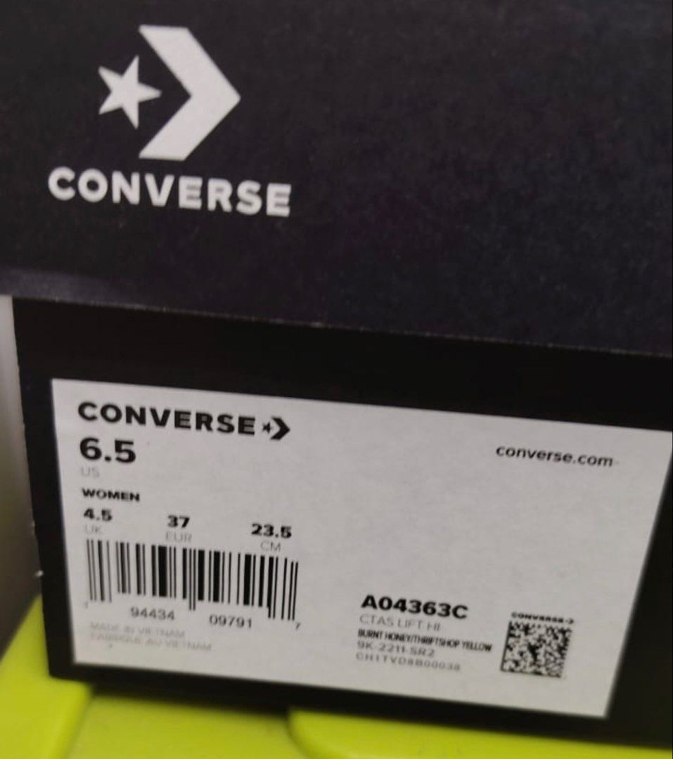 Converse (Category: Sneakers) located in Kuala Lumpur. Submitted by useyana (Listing ID 1447622396, Image 3). Description: Sekali guna.