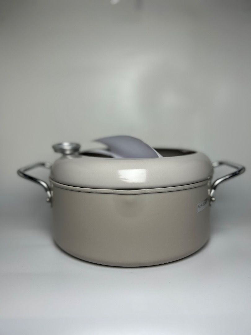 Cream Pot with Built-in Thermometer (Category: Cookers) located in Taguig. Submitted by Rare_findsmnl (Listing ID 1447470089, Image 1). Description: Nitori deep fryer or tempura pot ₱1100 Brand New Compatible to gas and induction stoves 8”x3.2” - Cream colored pot with handles - Lid features a built-in thermometer for accurate temperature monitoring - Ideal for cooking and deep frying - Easy to use and a great addition to any kitchen - Instructio