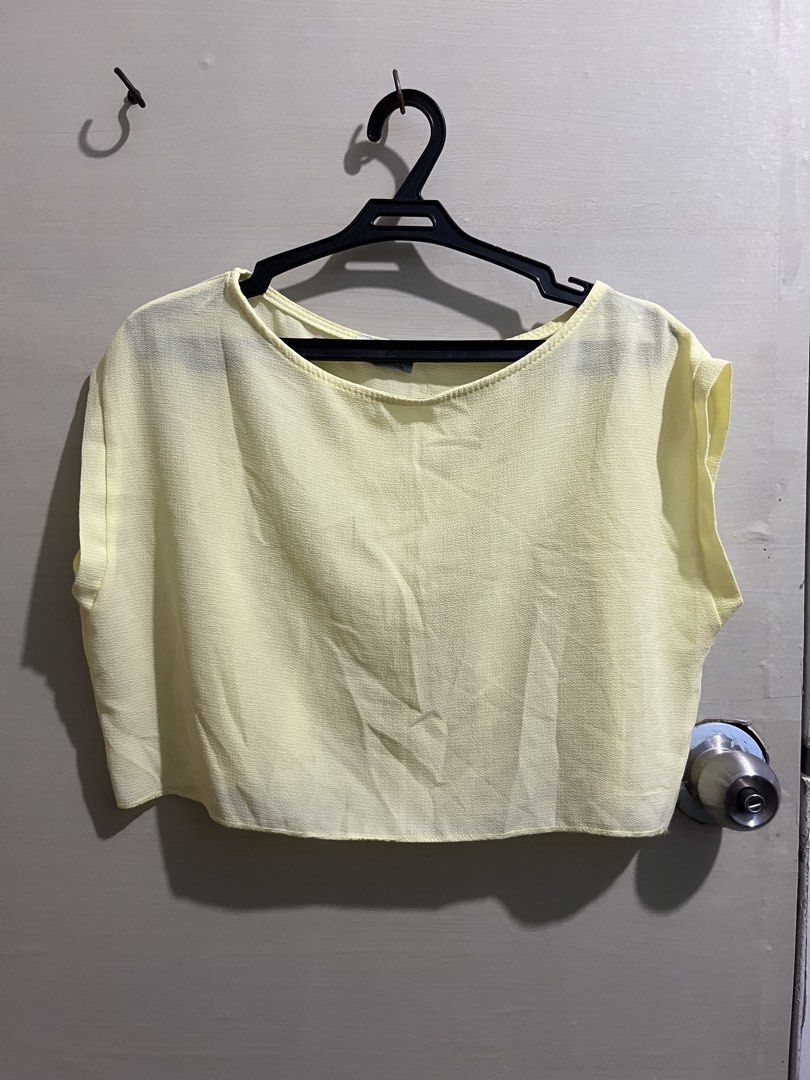 Pastel Yellow Cropped Cover-Up (Category: Blouses) located in Trece Martires City. Submitted by jjoy.preloved (Listing ID 1447606810, Image 1). Description: 🌸 In good pre-loved condition; please manage expectations as this is not brand new. RFS: Will not wear anymore. 📍 Trece Martires City, Cavite 📦 Shipping fee will be shouldered by the buyer. 💌 Feel free to message for more photos or inquiries!.