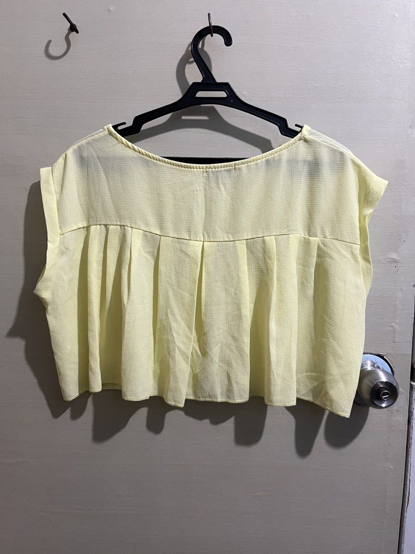Pastel Yellow Cropped Cover-Up (Category: Blouses) located in Trece Martires City. Submitted by jjoy.preloved (Listing ID 1447606810, Image 2). Description: 🌸 In good pre-loved condition; please manage expectations as this is not brand new. RFS: Will not wear anymore. 📍 Trece Martires City, Cavite 📦 Shipping fee will be shouldered by the buyer. 💌 Feel free to message for more photos or inquiries!.
