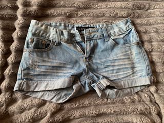 (Category: ) located in . Submitted by fiapple (Listing ID 1447522362, Image 1). Description: .