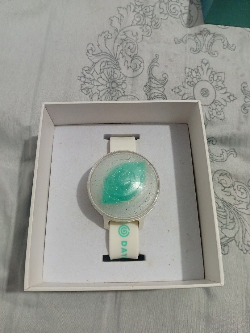 DAY6 Official Lightband Version 1 (Category: Music Accessories) located in Batangas. Submitted by rj.btst_ (Listing ID 1447607780, Image 3). Description: FOR SHIPPING: 500 + local shipping fee *Buyers will shoulder shipping fee FOR MEET UP: 500 + 150 handling fee Packaging Outbox has dents, creases, and scratches since it was stored for a long time and the logo and band name on the box is already worn out. The Lightband is still in fine condition