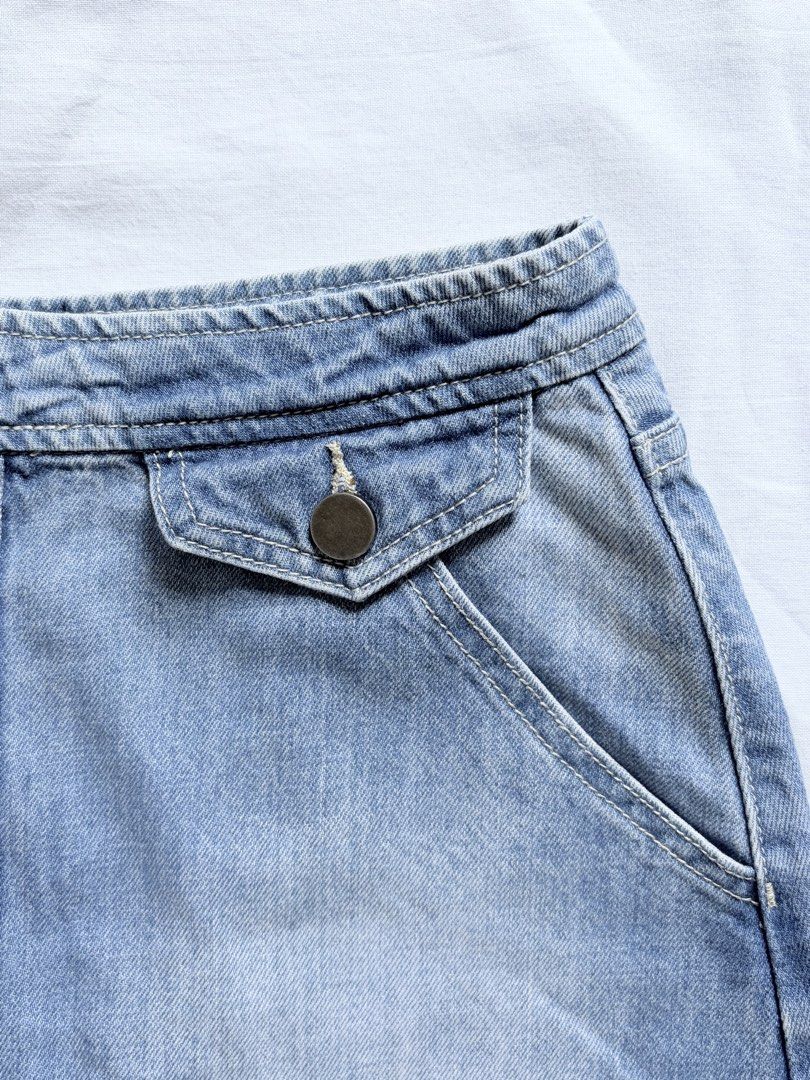 Dearcocoli Light Wash Button Front Denim Skirt Size M (Category: Skirts) located in Cavite. Submitted by misato.cart (Listing ID 1447528004, Image 3). Description: dearcocoli light wash denim skirt size m waist 28 fits to 25-29 in waist length 15 in used twice mop gcash or maribank mod j&t or lalamove sf shouldered by buyer imus cavite.