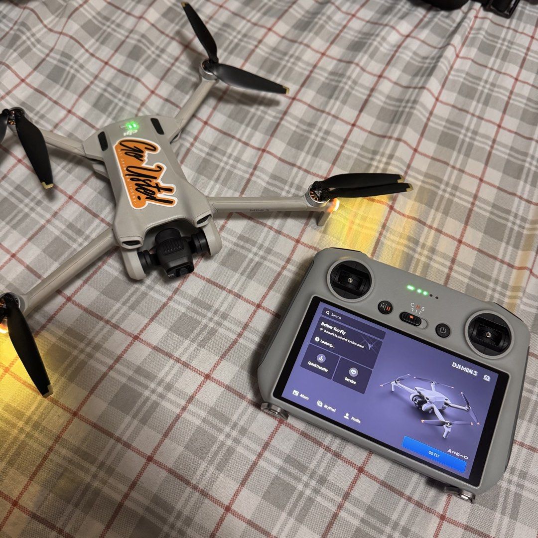 DJI Mini 3 Drone (Category: Drones) located in Laoag. Submitted by nedeaks (Listing ID 1447612159, Image 2). Description: FS Mini 3 with RC1 and 1 battery With box 44 battery cc Negotiable Slight issue: Hindi pantay yung motor niya sa rear left, dapat ikutin in a position para tuloy tuloy nang umikot pag tatake off na. No issues pag in flight naman, tested din sa sport mode. Estimated around 1,500 pag ipapagawa. Issue does not affect flight perfo