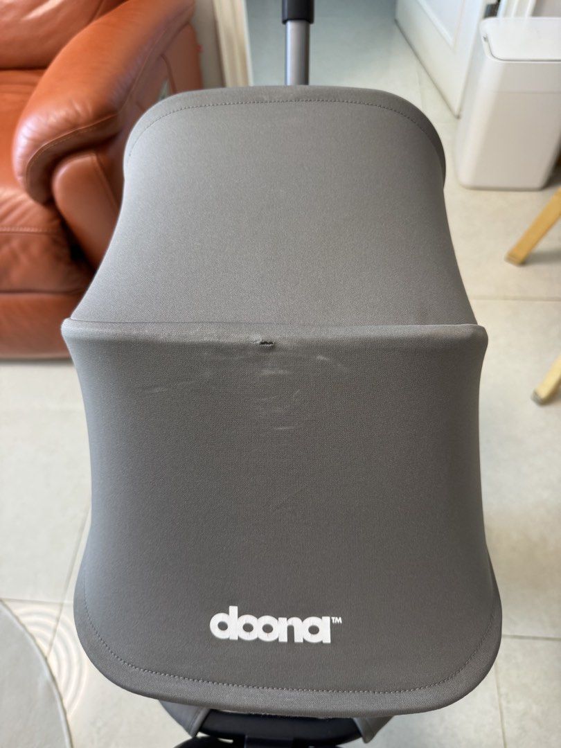 Doona （分類：外出用品 - 嬰兒車）位於 Hong Kong。 由 sandy199003 提交（商品編號 1447507430，圖片 3）。簡介： 車很少用，但遮陽布也有點磨損了。。