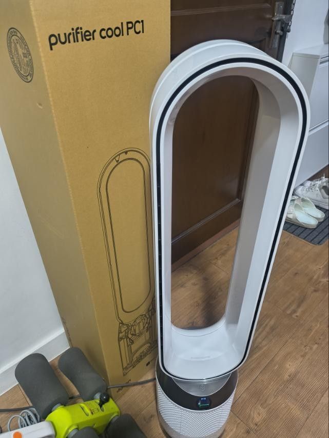 Dyson Purifier Cool TP01 Tower Fan (Category: Fans) located in Mandaluyong City. Submitted by beaucraft_mnl (Listing ID 1447609713, Image 3). Description: - Dyson Purifier Cool TP01 - 2-in-1: Fan and Air Purifier - Works well, keeps room fresh and cool - Includes remote control - Original box included - Great for any room! Dyson Purifier Cool PC1 Bladeless Air Purifier Fan Color: White Price: 28,500 Slightly Used.