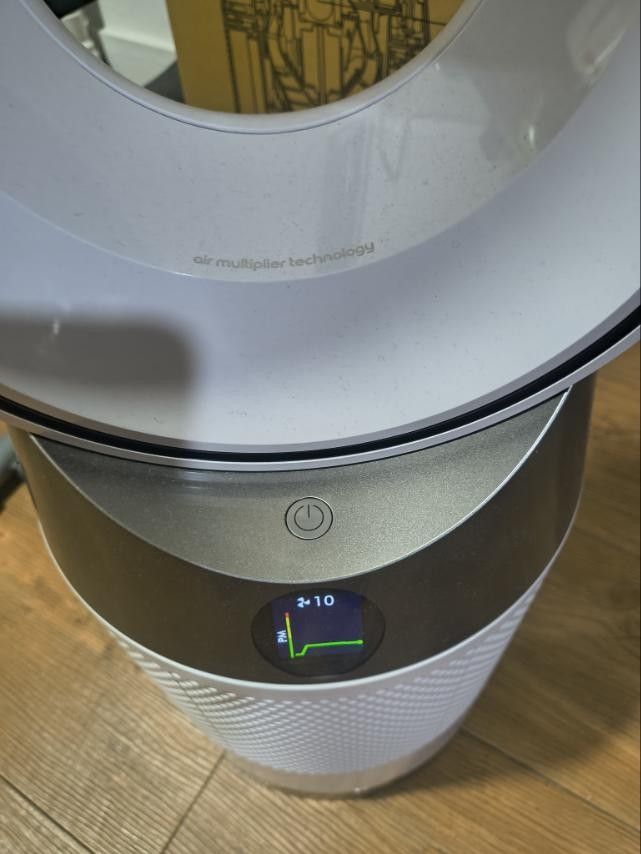 Dyson Purifier Cool TP01 Tower Fan (Category: Fans) located in Mandaluyong City. Submitted by beaucraft_mnl (Listing ID 1447609713, Image 2). Description: - Dyson Purifier Cool TP01 - 2-in-1: Fan and Air Purifier - Works well, keeps room fresh and cool - Includes remote control - Original box included - Great for any room! Dyson Purifier Cool PC1 Bladeless Air Purifier Fan Color: White Price: 28,500 Slightly Used.