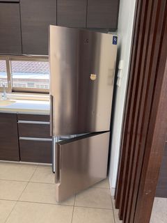 (Category: ) located in . Submitted by wbquek (Listing ID 1447495909, Image 1). Description: .