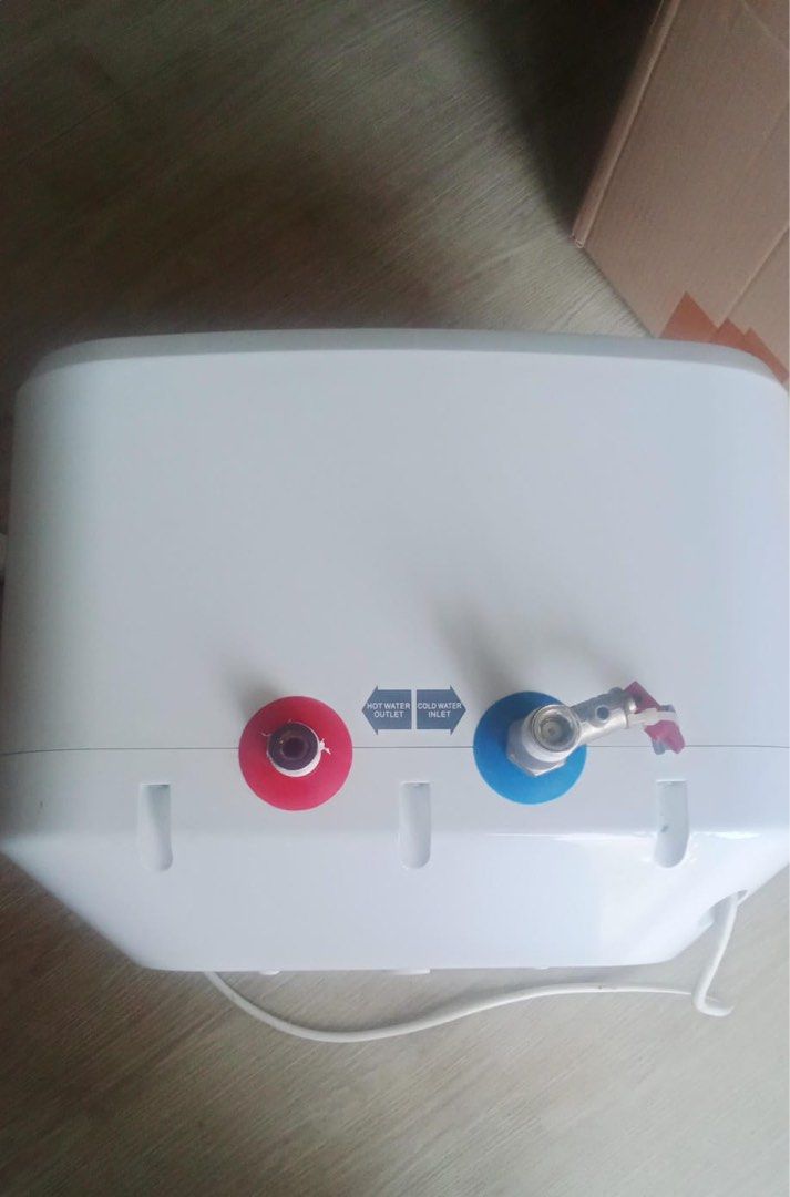 Electrolux Water Heater (Kategori: Kitchen & Appliances) berada di Jakarta Selatan. Dikirim oleh gorilazgoyiyas (ID iklan 1447542798, Gambar 3). Deskripsi: Baru kupake setahun karena pindah rumah 15 liter 350 watt Nego wajar Sudah termasuk pipa2 dan keran untuk install di kamar mandi ya.