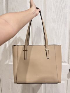 (Category: ) located in . Submitted by shop.chieepreloved (Listing ID 1447484150, Image 1). Description: .