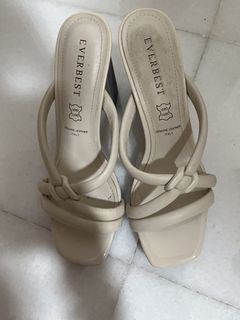 (Category: ) located in . Submitted by shopmybagsg (Listing ID 1447524548, Image 1). Description: .