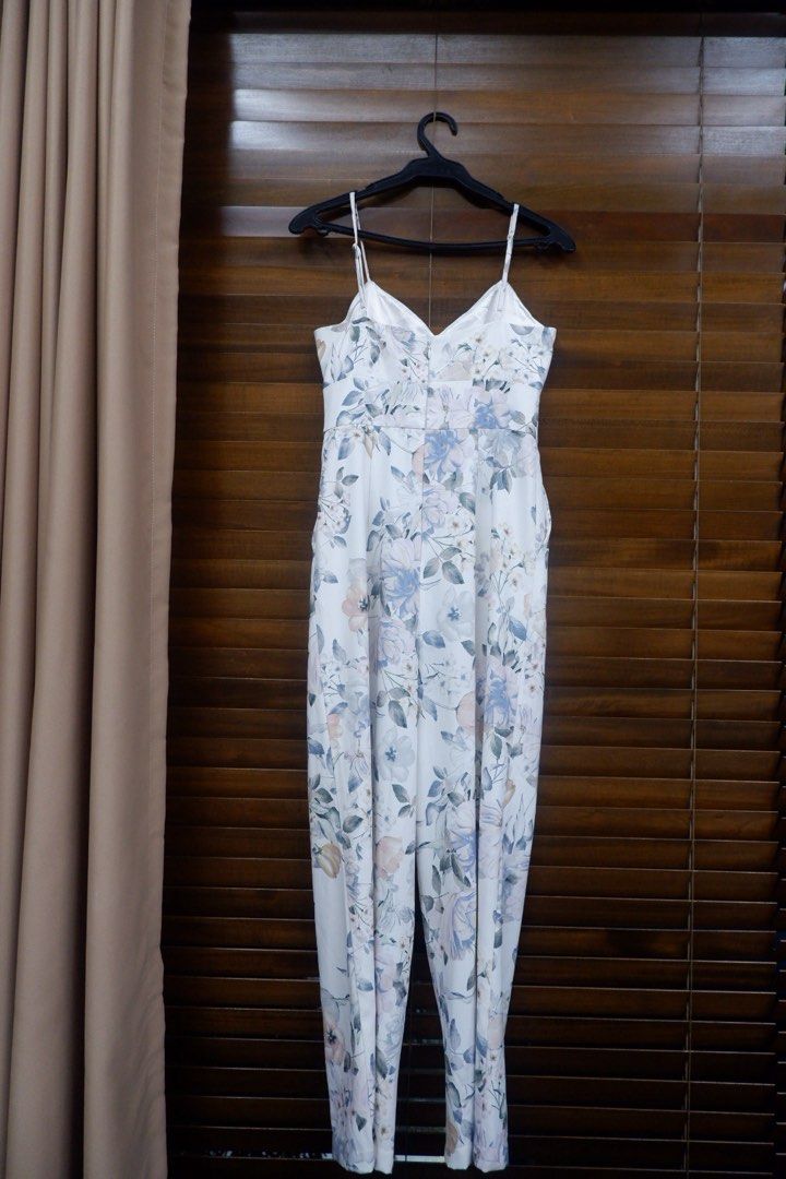 EVERNEW Floral Jumpsuit (Category: Jumpsuits) located in Manila. Submitted by ohwonus (Listing ID 1447599934, Image 3). Description: Evernew Floral Jumpsuit Used twice, good as new .