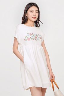 (Category: ) located in . Submitted by wardrobemirror (Listing ID 1447578915, Image 1). Description: .
