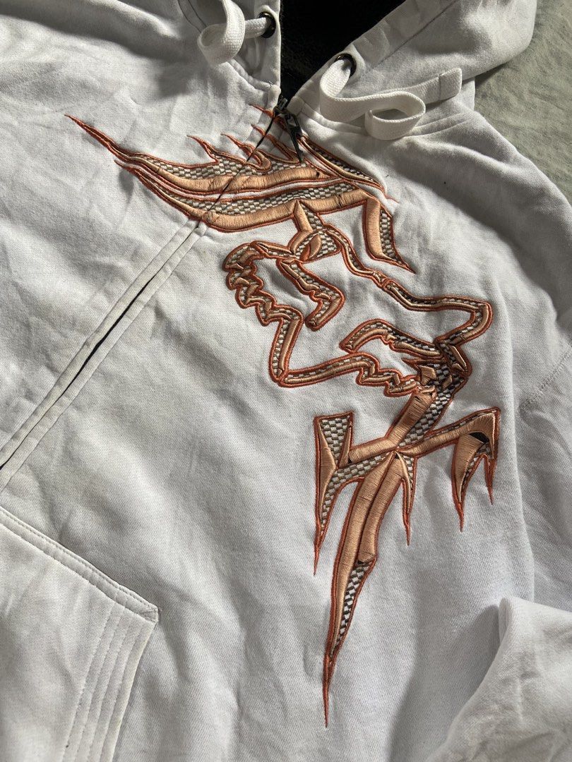 FOX Y2K ZIP UP HOODIE (Category: Hoodies) located in Antipolo. Submitted by casmiro (Listing ID 1447617724, Image 2). Description: -AUTHENTIC -ISSUE IN THE PICTURE .