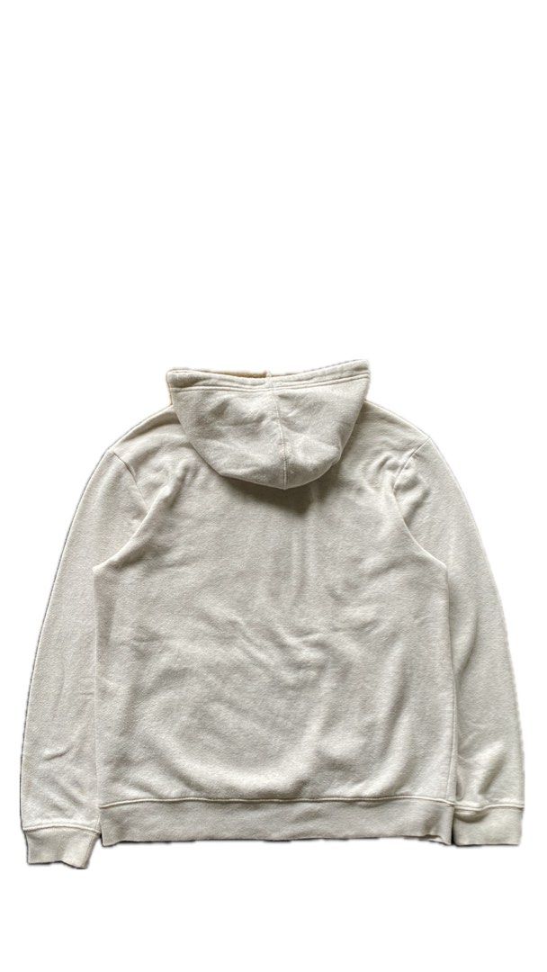 GAP (Category: Hoodies) located in Kuala Lumpur. Submitted by adey77 (Listing ID 1447604448, Image 3). Description: GAP PELLOUT HOODIE Size M 22X 25 ” Very Good Condition.