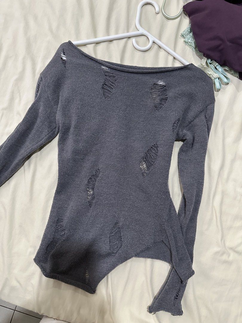 Grunge Grey Distressed Long Sleeve Sweater (Category: Longsleeves) located in Manila. Submitted by seller.13 (Listing ID 1447586402, Image 1). Description: No flaws Used only once.