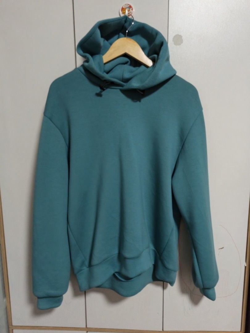 GU active hoodie in teal size S (Category: Coats, Jackets and Outerwear) located in Taguig. Submitted by nextflip (Listing ID 1447639313, Image 1). Description: excellent no issue w22 x L25.