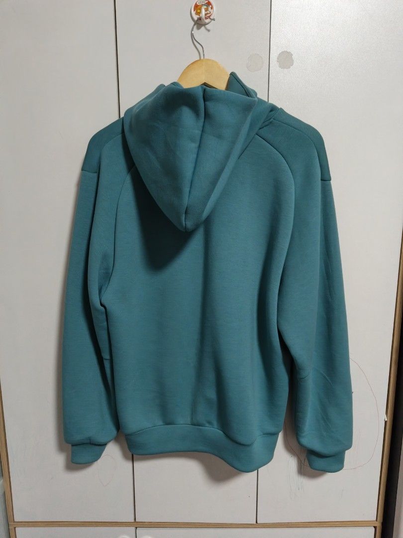 GU active hoodie in teal size S (Category: Coats, Jackets and Outerwear) located in Taguig. Submitted by nextflip (Listing ID 1447639313, Image 3). Description: excellent no issue w22 x L25.