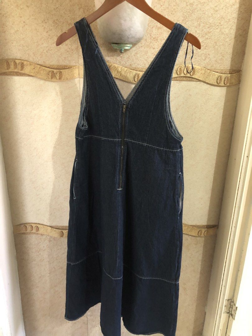 GU denim dress (Category: Dresses) located in Santa Rosa. Submitted by eceldg05 (Listing ID 1447557226, Image 2). Description: GU denim dress Medium Pocket both side Bnw cond FIX PRICE.