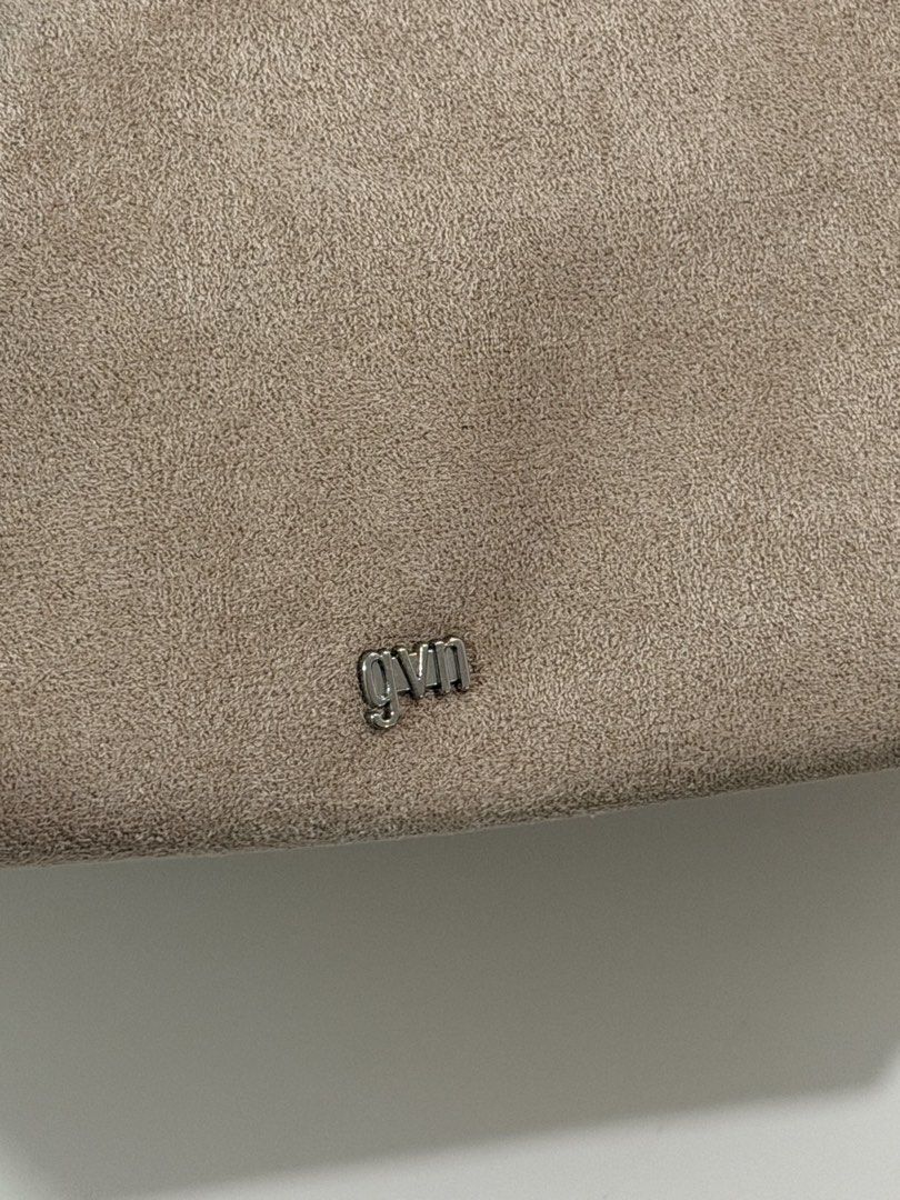 GVN Midi Hobo bag in Sand (Category: Shoulder Bags) located in Quezon City. Submitted by angelmharee (Listing ID 1447643652, Image 3). Description: RFS: Don’t really use it (bought it out of fomo haha) used 2 times.