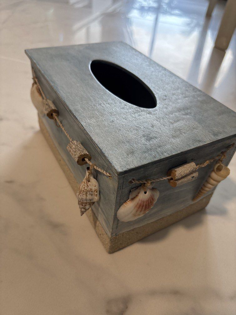 Handmade Beach Shells Tissue Box (Category: Accessory holder, box & organizers) located in Singapore. Submitted by abrar1 (Listing ID 1447550310, Image 2). Description: Beautiful tissue box with reach beach shells Handmade Real beach sand at bottom .