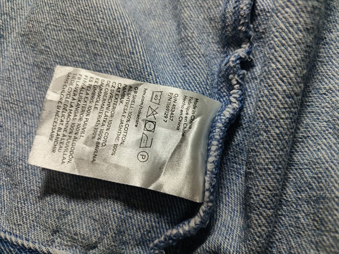 H&M Blue Plaid Denim Bomber Jacket XL (Category: Coats, Jackets and Outerwear) located in Caloocan City. Submitted by simplysecondhand_bulacan (Listing ID 1447565013, Image 3). Description: - Brand: H&M (Women's) - Style: Denim Jacket - Color: Blue Plaid - Features: Zip-up front, two chest pockets, elasticated cuffs and hem - Material: 100% Cotton - Perfect for: Layering.