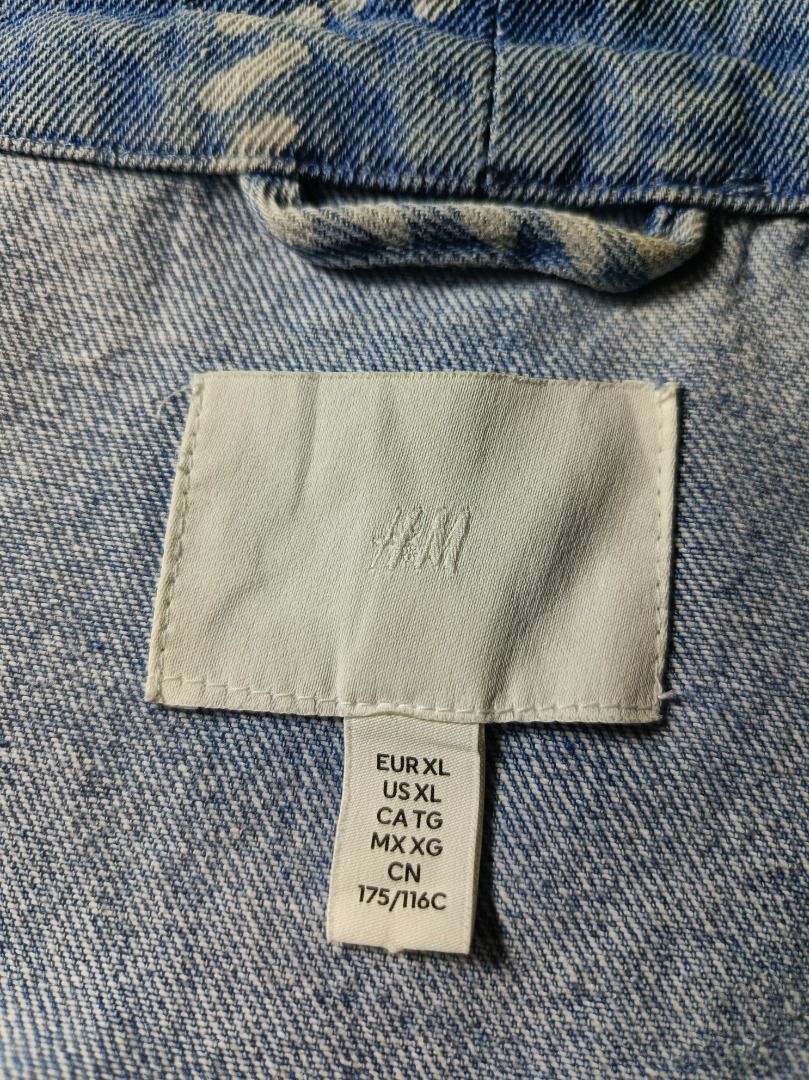 H&M Blue Plaid Denim Bomber Jacket XL (Category: Coats, Jackets and Outerwear) located in Caloocan City. Submitted by simplysecondhand_bulacan (Listing ID 1447565013, Image 2). Description: - Brand: H&M (Women's) - Style: Denim Jacket - Color: Blue Plaid - Features: Zip-up front, two chest pockets, elasticated cuffs and hem - Material: 100% Cotton - Perfect for: Layering.