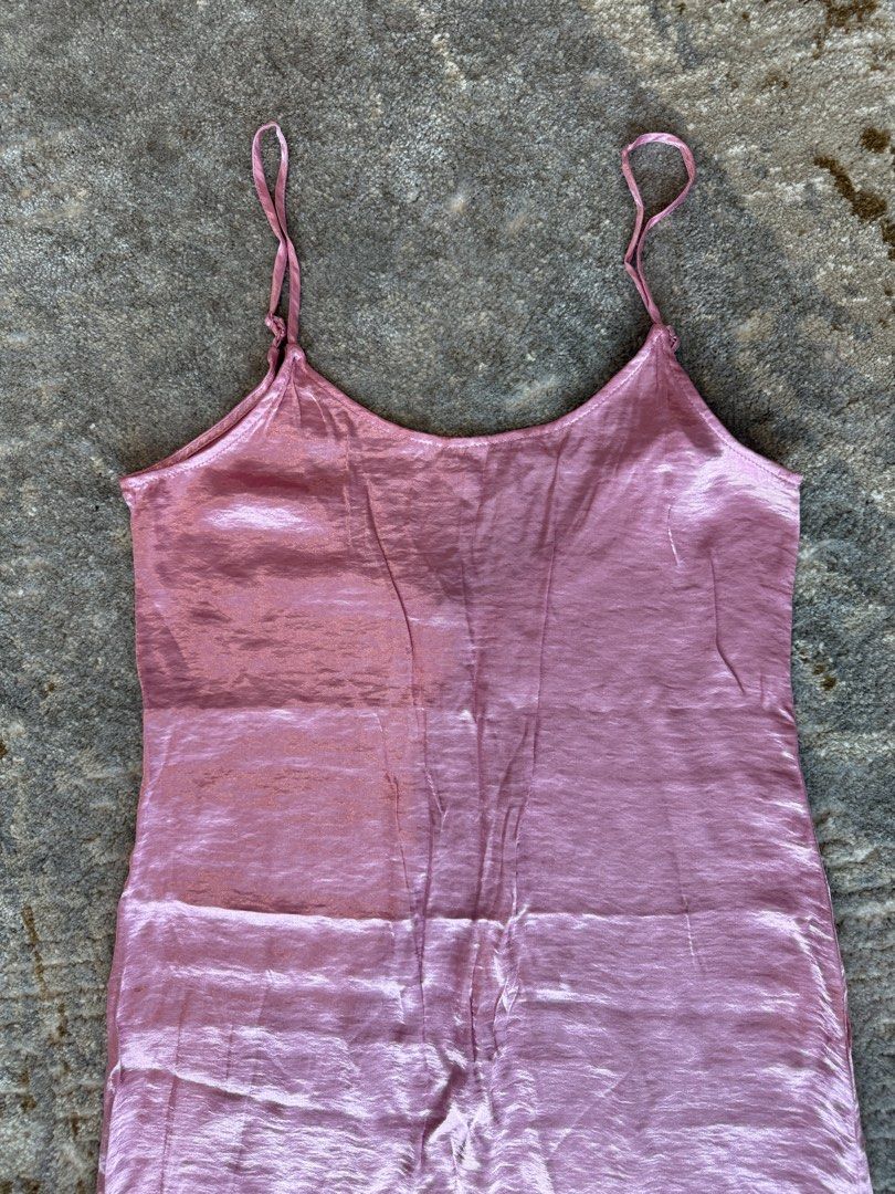 h&m pink slip dress (Category: Dresses) located in Makati City. Submitted by sec0ndhandedly (Listing ID 1447592983, Image 2). Description: size small to medium.