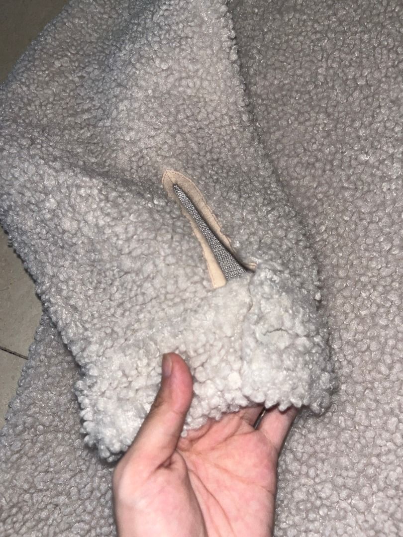 H&M Teddy Fleece Grey Marl Jacket (Category: Coats, Jackets and Outerwear) located in Manila. Submitted by shoeracs (Listing ID 1447530439, Image 3). Description: BRAND: H&M SIZE: L CONDITION: Excellent, No Flaws RFS: Decluttering LOC: Santa Cruz Manila MOP: GCash MOD: Lalamove, J&T.