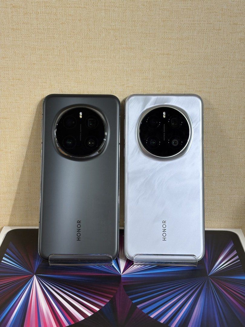 Honor Magic 7 Pro 5G 12+512GB / 16+1TB 黑/銀色 Black/Sliver Color （分類：Android 安卓其他）位於 Hong Kong。 由 bdsphone 提交（商品編號 1447592293，圖片 1）。簡介： 💰歡迎使用現金 Cash /AlipayHK /Wechat Pay /轉數快 FPS /PayMe / BOC Pay / ✅支持合併支付✅ 支持Trade in 免費過資料 Free data processing 港版 HK Version 512GB $3780 1TB $4080 30日有壞包換(人為損壞除外) 30-day warranty (Except man-made damage) 不議價 Do not accept bargain 交易安排： 交易時間為11-7pm (請先約定時間日期) Meet up time is 11pm-7pm (plz confirm when to buy first) 