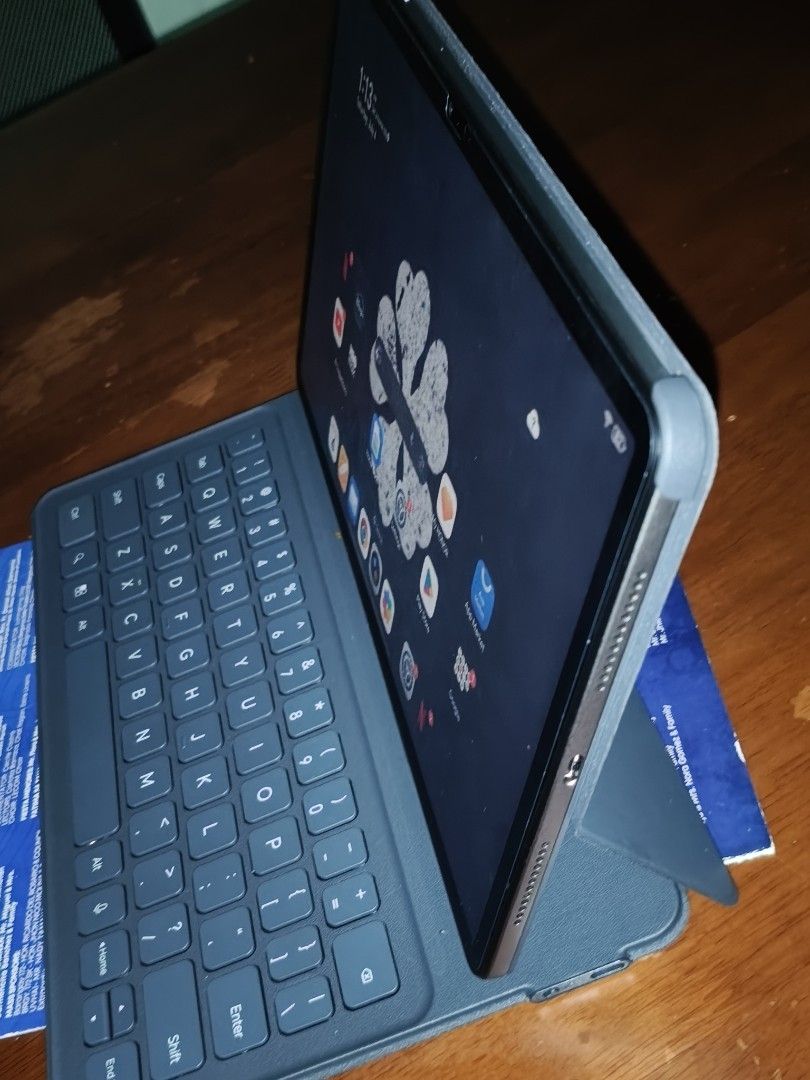 HONOR Pad X9 Tablet with Keyboard Case (Category: Android) located in Manila. Submitted by iamharold0222 (Listing ID 1447472096, Image 2). Description: with complete Box / original Ccharger | FREE Tablet Bag - HONOR Pad X9 Tablet - MagicOS 10 - Snapdragon 685 4G Mobile Platform - 6GB RAM + Honor RAM Turbo - 128GB Internal Storage (99GB Free) - 8300 mAh Battery - Includes Dark Grey Keyboard Case - Ideal for Work & Entertainment • NEED FUNDS, PANG 