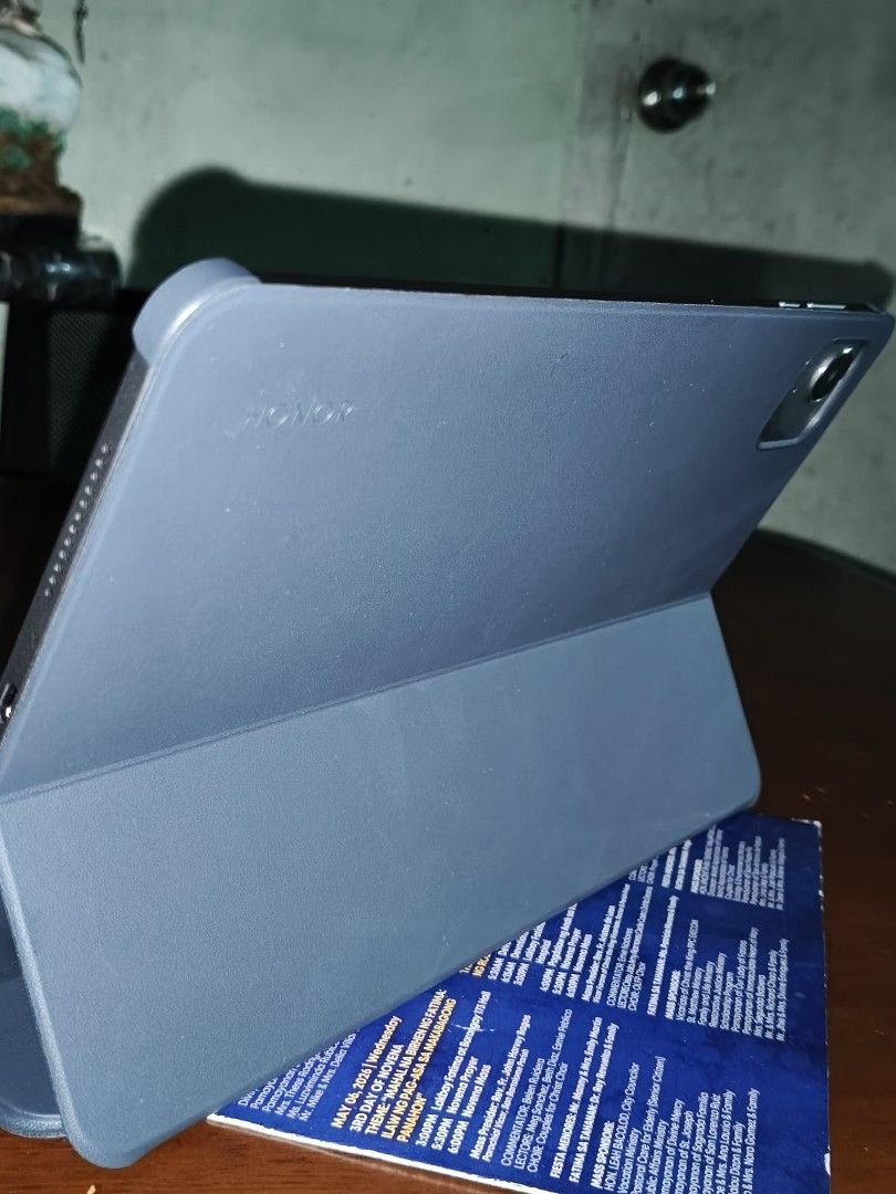 HONOR Pad X9 Tablet with Keyboard Case (Category: Android) located in Manila. Submitted by iamharold0222 (Listing ID 1447472096, Image 3). Description: with complete Box / original Ccharger | FREE Tablet Bag - HONOR Pad X9 Tablet - MagicOS 10 - Snapdragon 685 4G Mobile Platform - 6GB RAM + Honor RAM Turbo - 128GB Internal Storage (99GB Free) - 8300 mAh Battery - Includes Dark Grey Keyboard Case - Ideal for Work & Entertainment • NEED FUNDS, PANG 