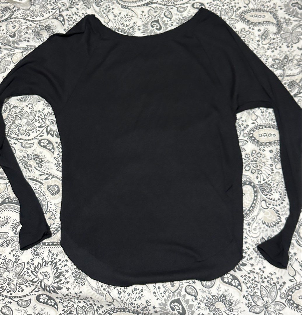 Hoppe Fumeng Yoga Top (Category: Activewear) located in Muntinlupa City. Submitted by edl22 (Listing ID 1447596780, Image 1). Description: Got this for 400 pesos Perfect for yoga/pilates Unused, washed item S/M sizing #yoga #pilates #gym .