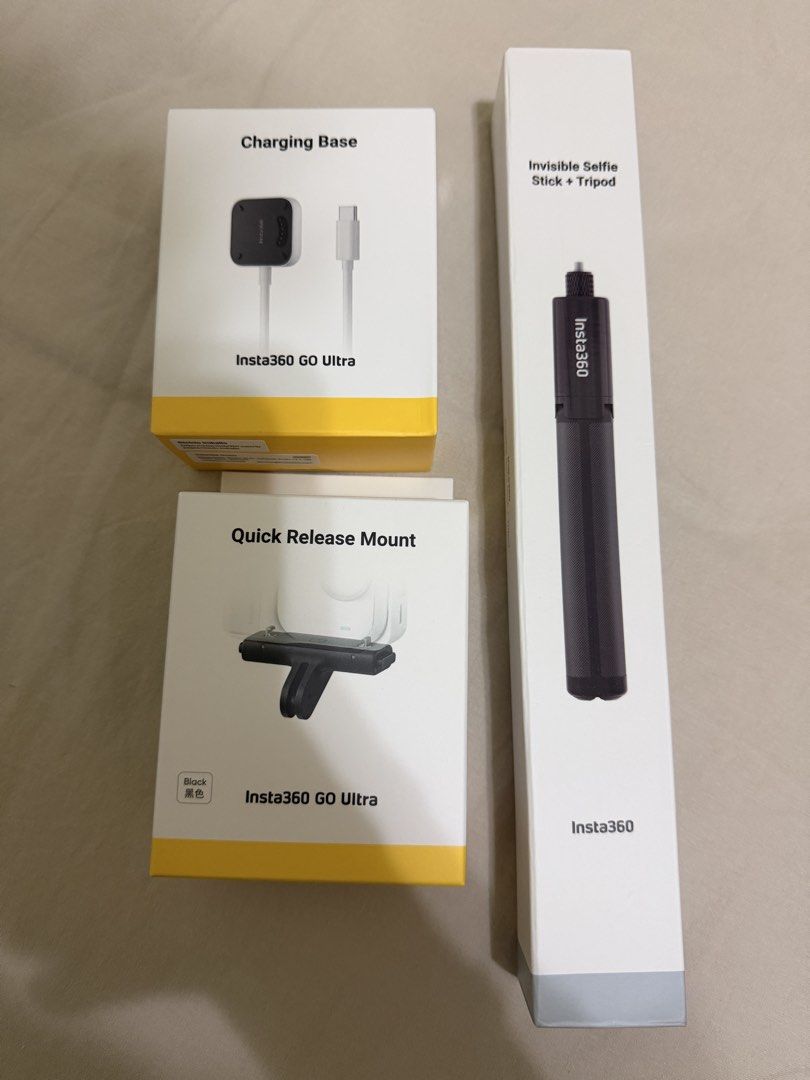 Insta 360 原裝配件 （分類：固定器及支架）位於 Hong Kong。 由 acjackie 提交（商品編號 1447653237，圖片 1）。簡介： 自拍棍 24-105cm $150 Go ultra 快拆支架 $120 Go ultra 充電底座 $150 全包$400(順豐包郵）。