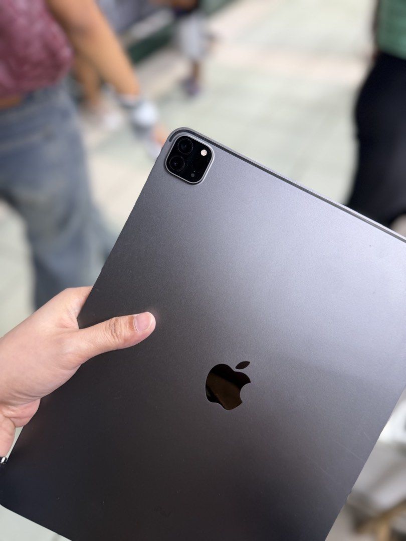 Ipad Pro M1 chip 13' inch Wifi only no issues 256GB (Category: iPad) located in San Juan City. Submitted by najihahtelecomshop2018 (Listing ID 1447656474, Image 2). Description: Legit Store | Original unit FOR SALE | TRADE / SWAP ▫️INSTALLMENT thru: 🔸Credit Card (straight / installment) 🔸Ggives / Gcredit + 6% interest 🔸Spay Later + 6% interest (RFS: Buy and Sell any kinds of Gadgets) Description: Ipad Pro M1 chip 13' inch 256GB ( other GB are 